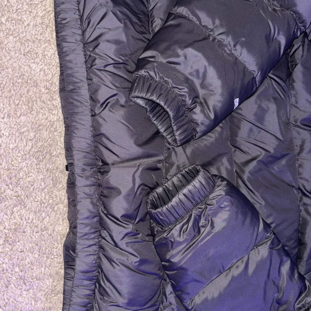 The North Face Women's Puffer Jacket - Picture 7 of 14